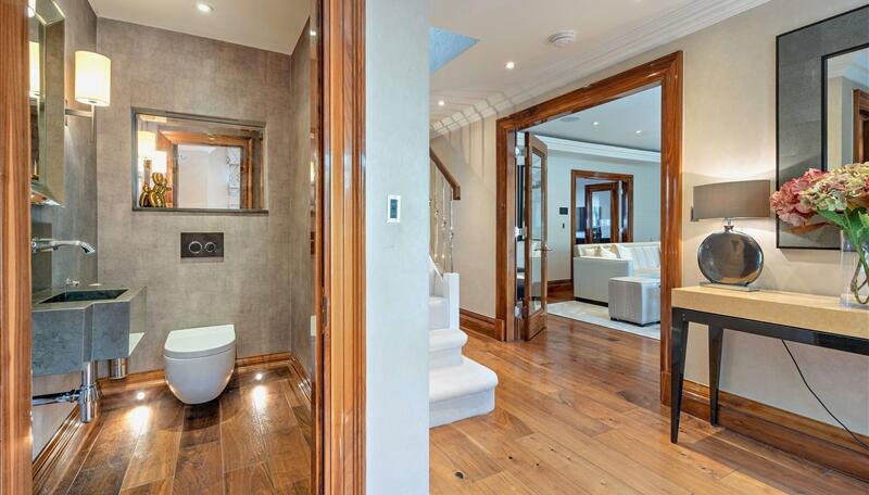 2 bed property in Grosvenor Hill, London